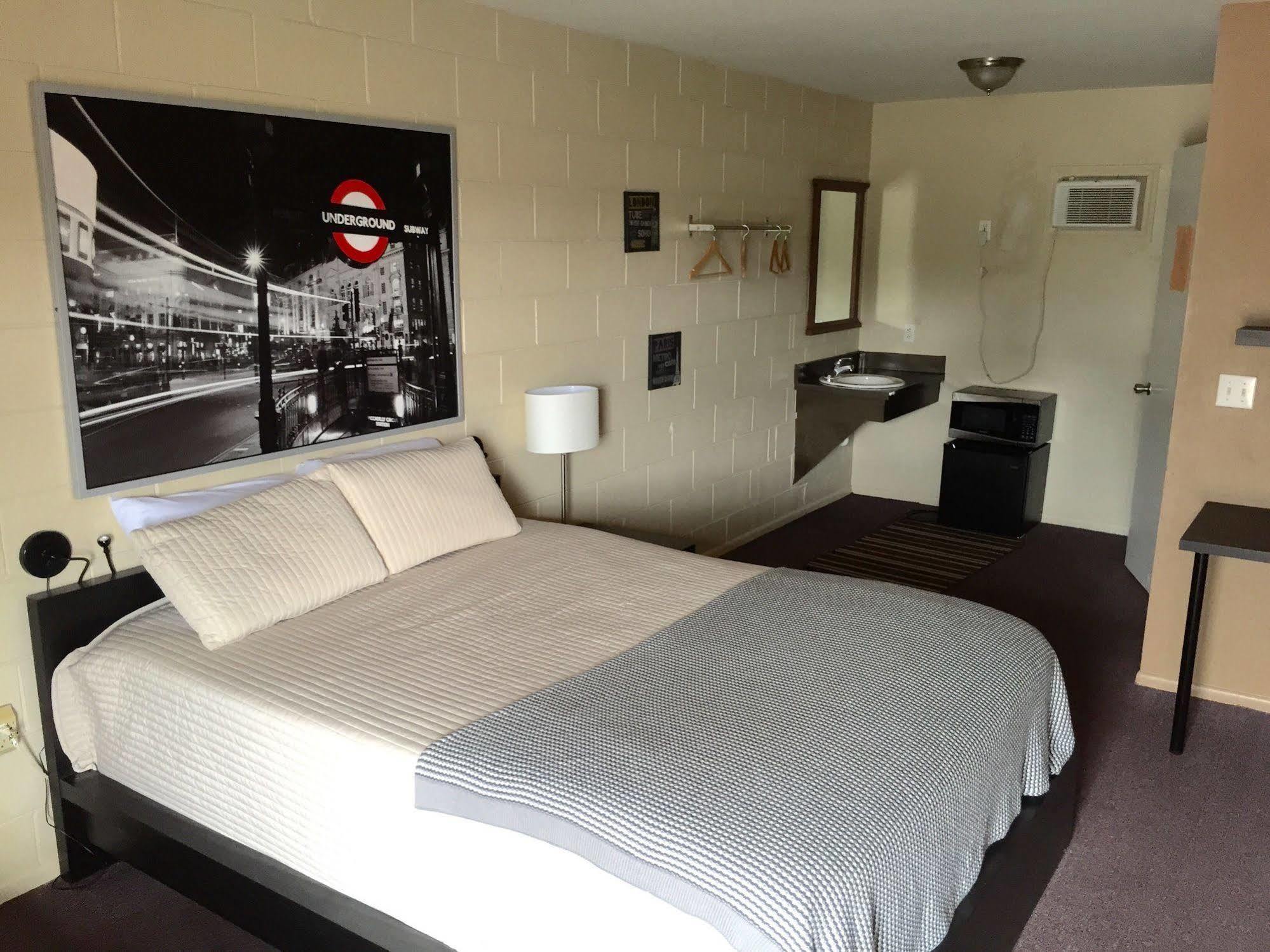 Three Rivers Motel 霍莫萨萨 外观 照片